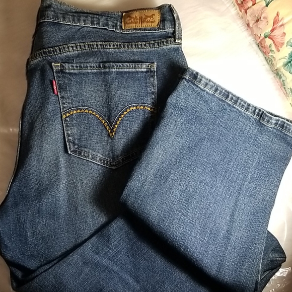 Levi's Denim - 🌲Levi Jeans. Straight leg.